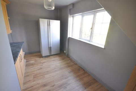 14 The Oval, Dunscroft, Doncaster, DN7 4EE