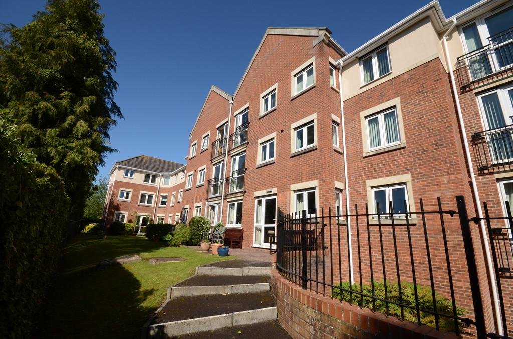 Regal Court, Trowbridge 1 bed retirement property £92,000