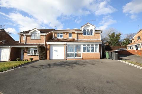 8 Carlyle Close, Galley Common, Nuneaton, CV10 9QX