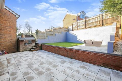 8 Carlyle Close, Galley Common, Nuneaton, CV10 9QX