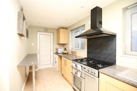 8 Carlyle Close, Galley Common, Nuneaton, CV10 9QX