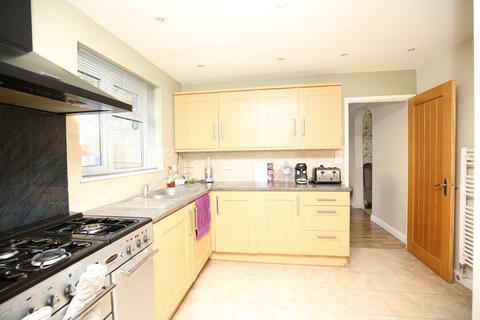 8 Carlyle Close, Galley Common, Nuneaton, CV10 9QX