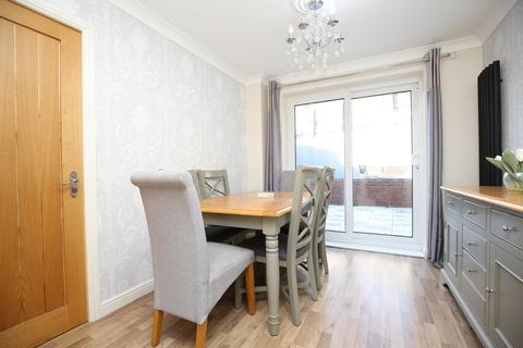 8 Carlyle Close, Galley Common, Nuneaton, CV10 9QX