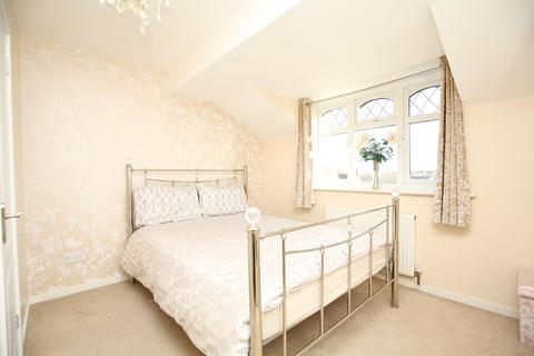 8 Carlyle Close, Galley Common, Nuneaton, CV10 9QX