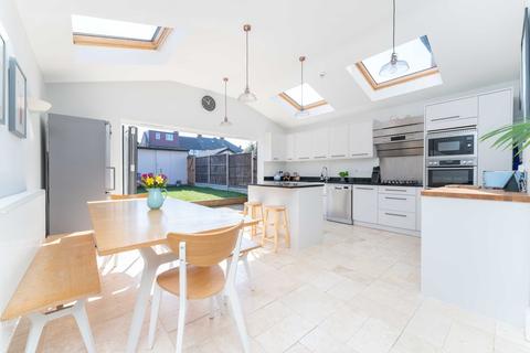 7 Elmbank Way, London, W7 3DE