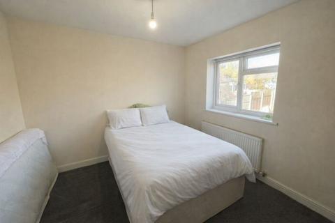 1 bedroom flat to rent, West Wycombe Road, Hp12