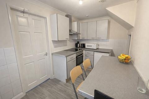 1 bedroom flat to rent, West Wycombe Road, Hp12