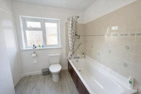 1 bedroom flat to rent, West Wycombe Road, Hp12