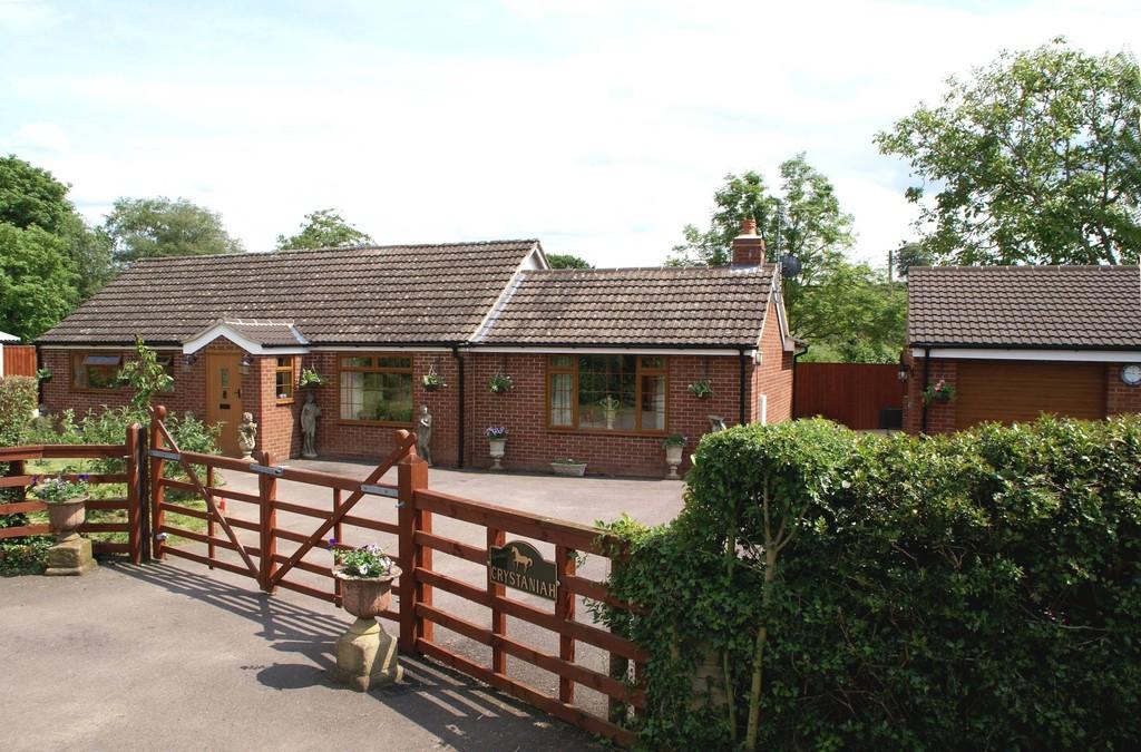 Bromsberrow Heath 4 bed detached bungalow £450,000
