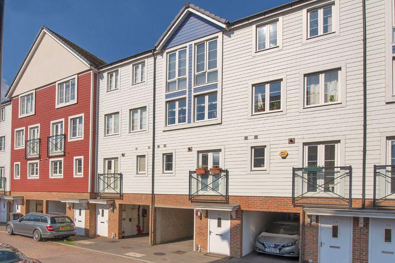 Crabapple Road, Tonbridge, TN9 1FT 4 bed townhouse £480,000