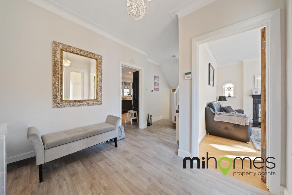 Sheringham Avenue, Oakwood, N14 4 bed semidetached house £950,000