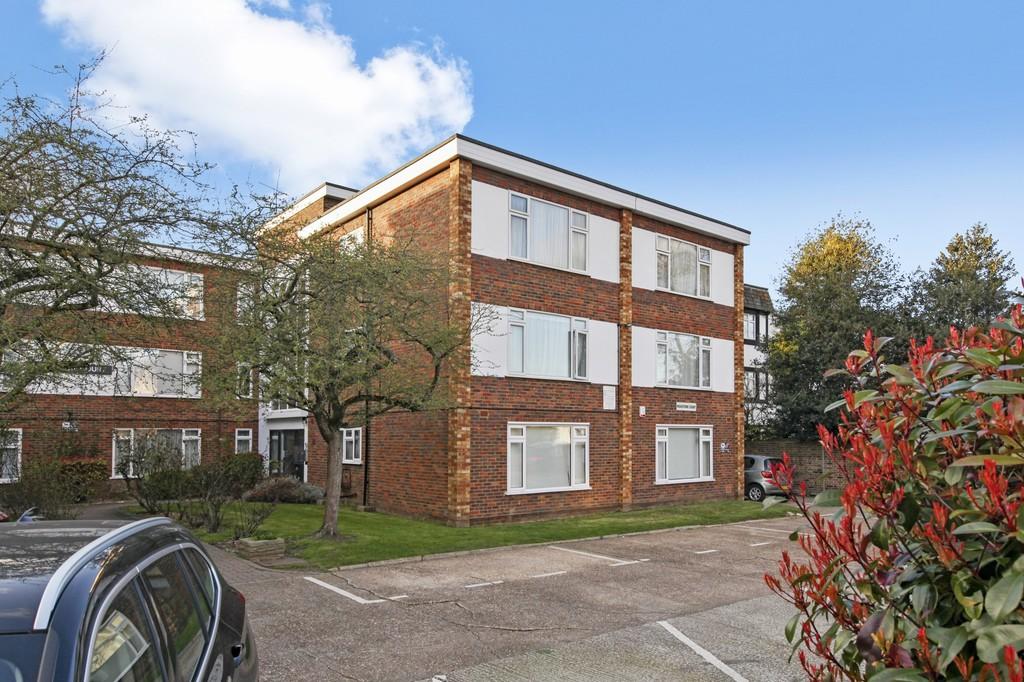 New Wanstead, Wanstead 2 bed flat £400,000
