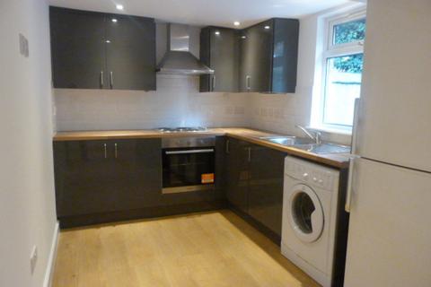 2 bedroom ground floor flat to rent, Anson Road, Cricklewood, London