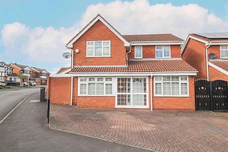 Overfield Drive, SEDGEMOOR PARK, WV14 9XW 4 bed detached house £335,000