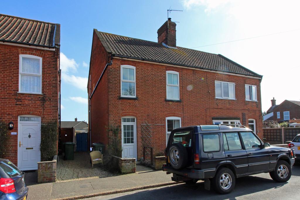 Lime Tree Road, North Walsham 3 bed semidetached house £250,000