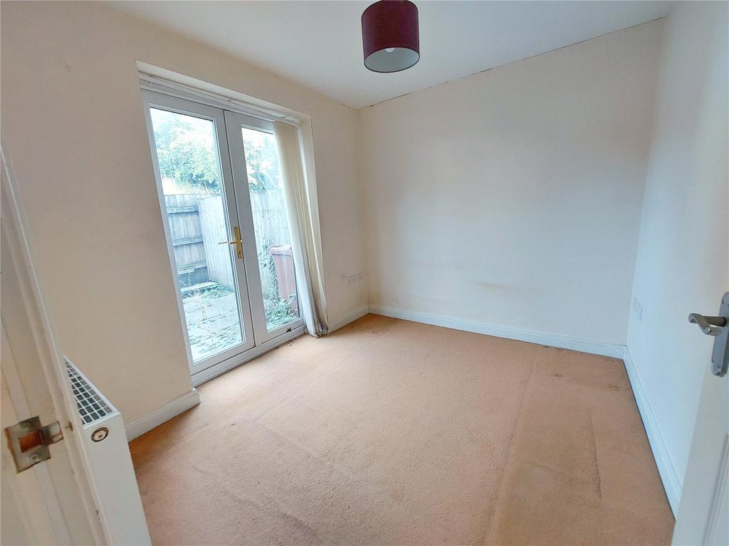 Bedroom 3/ Lounge: