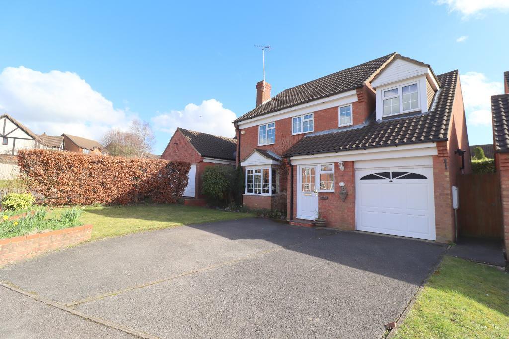 Langham Close, Bushmead, Luton... 5 bed detached house £525,000