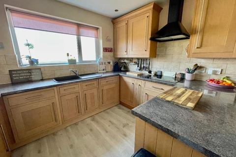 7 Bishops Way, Monk Bretton, Barnsley, S71 2HW