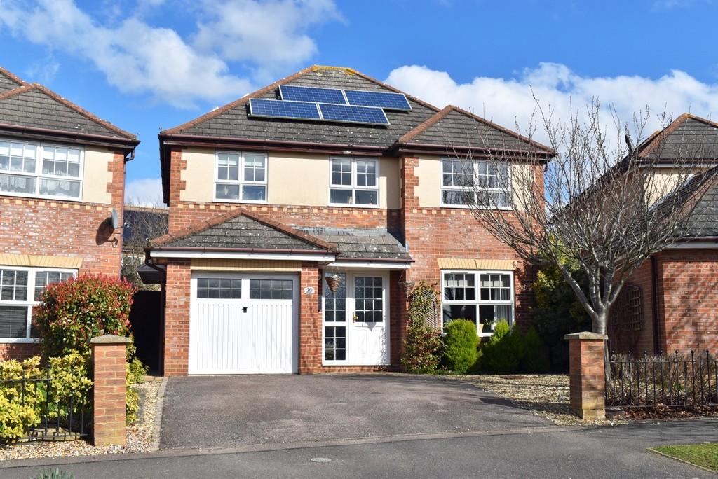 Graham Hill Road, Towcester 4 bed detached house £440,000