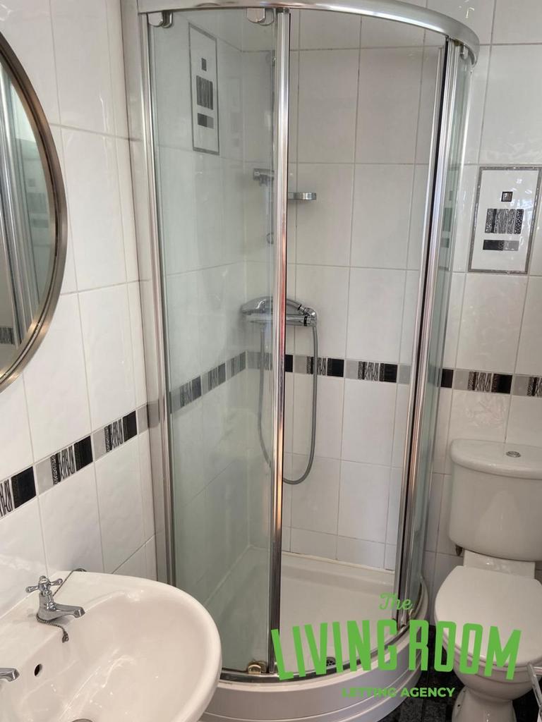 Bathroom 1 a