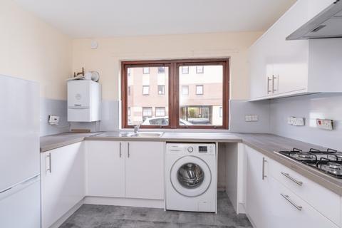 3 bedroom flat to rent - Sienna Gardens, Marchmont, Edinburgh, EH9