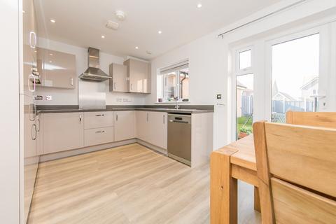 4 Ellis Road, Thorpe-le-soken, Clacton-on-sea, CO16 0DZ