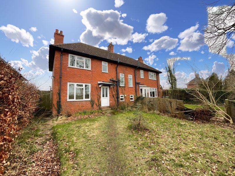 Newport Road, Stafford 3 bed terraced house £650 pcm (£150 pw)