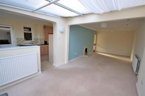 8 Camberley Close, Hucclecote, Gloucester, GL3 3PQ