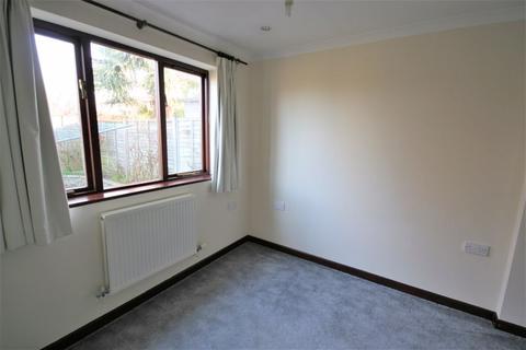 8 Camberley Close, Hucclecote, Gloucester, GL3 3PQ