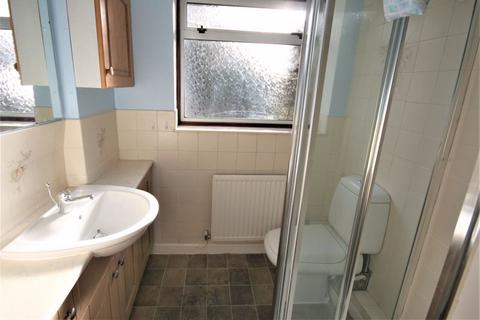 8 Camberley Close, Hucclecote, Gloucester, GL3 3PQ