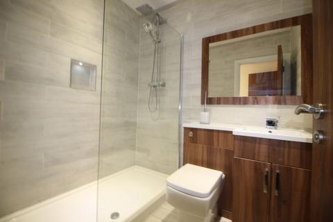 2 bedroom flat to rent, Reet Gardens, Slough, SL1
