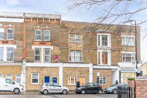 Flat D, 116 Clarence Road, London, E5 8JA