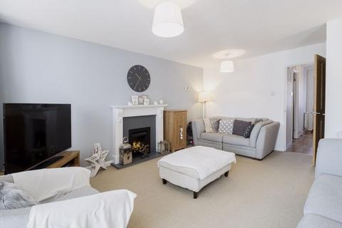 18 Wheatsheaf Close, Horsham, RH12 5TH