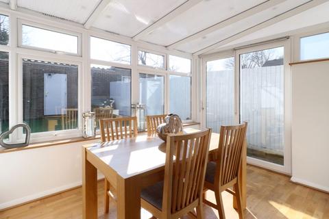 18 Wheatsheaf Close, Horsham, RH12 5TH