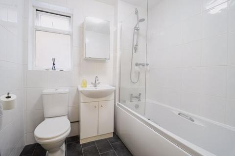 18 Wheatsheaf Close, Horsham, RH12 5TH