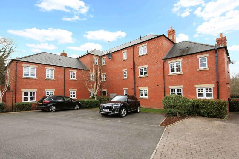 Wallett Drive Muxton TF2 8SY 2 bed apartment £140,000