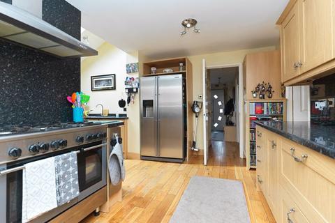 8 Forest Close, Telford, TF5 0LA