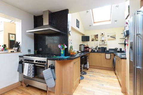 8 Forest Close, Telford, TF5 0LA