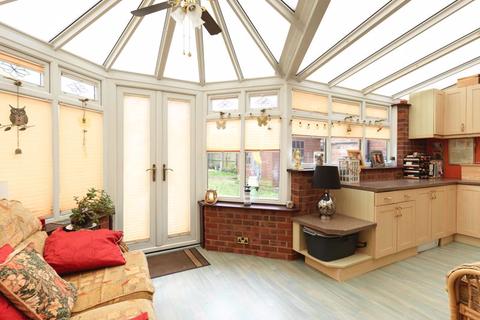 8 Forest Close, Telford, TF5 0LA