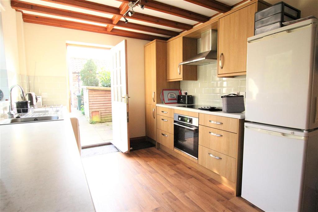 Kitchen/ dining area