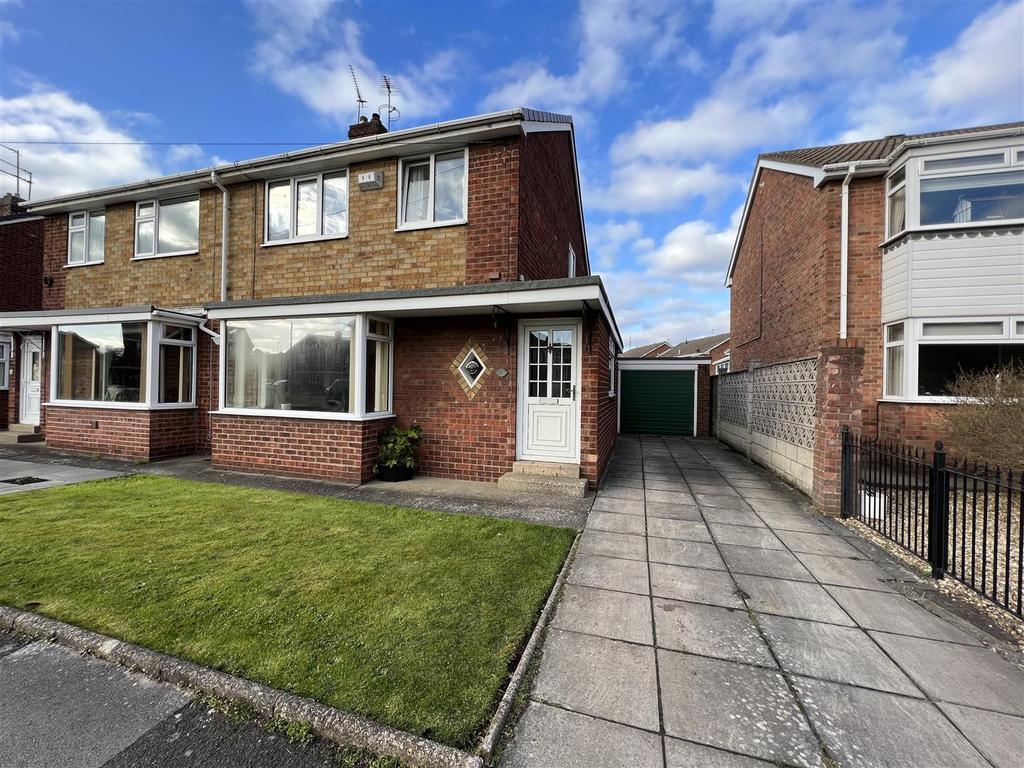 St. Leonards Road, Beverley 3 bed semidetached house £210,000