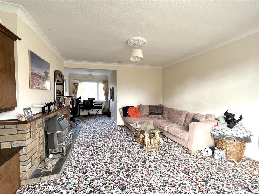 St. Leonards Road, Beverley 3 bed semidetached house £210,000