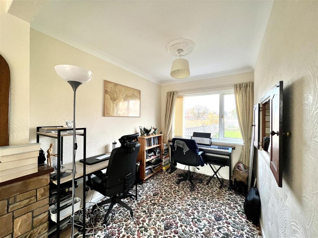 St. Leonards Road, Beverley 3 bed semidetached house £210,000