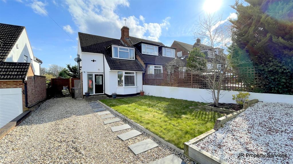 Cranfield Crescent, Cuffley 2 bed house £565,000