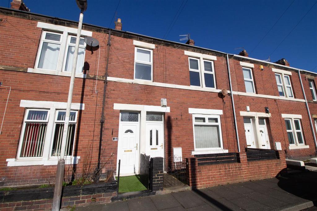 Gosforth Terrace, Pelaw, Gateshead 2 bed property for sale £65,000