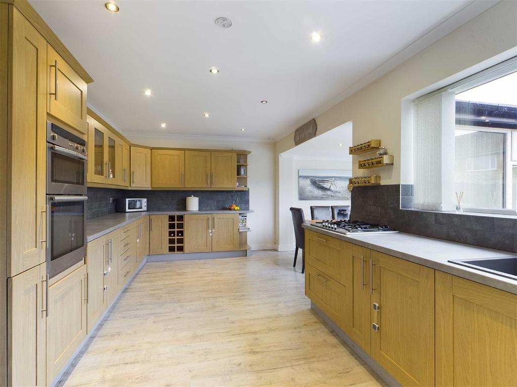 Tenbury Crescent, North Shields 5 bed semidetached house £360,000