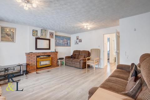 21 Attwell Park, Wolverhampton, WV3 7NS