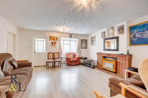 21 Attwell Park, Wolverhampton, WV3 7NS