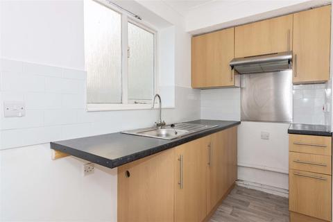 Flat 3, Fairfields, 15 Broadwater Road, Worthing, BN14 8AD