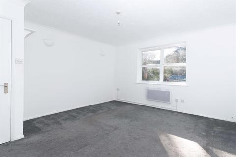 Flat 3, Fairfields, 15 Broadwater Road, Worthing, BN14 8AD